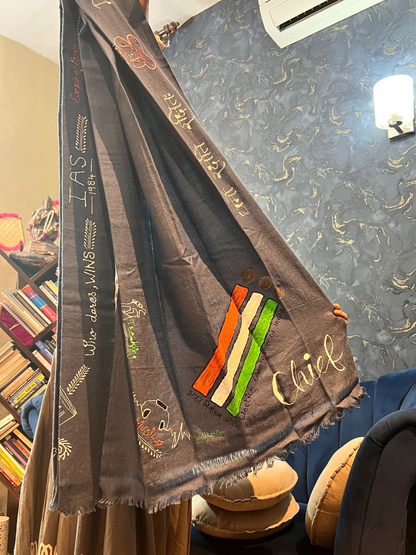 Hand-Painted Muffler Depicted a Life Journey Towards Success